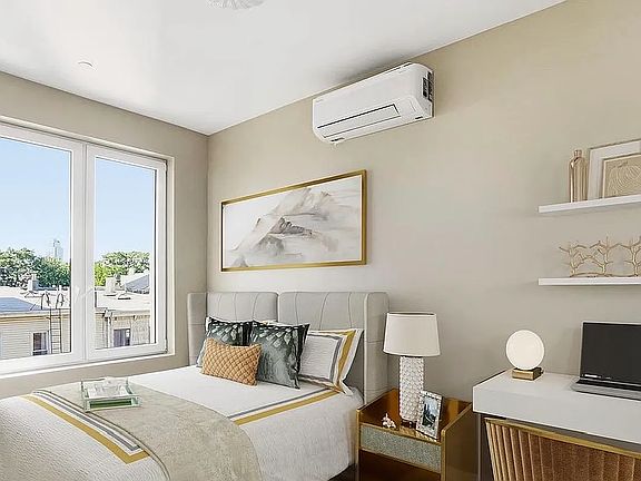 4th image of 135 Russell St #1C
