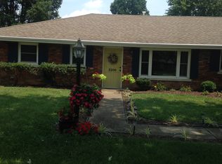 3200 Cornwall Dr, Lexington, KY 40503