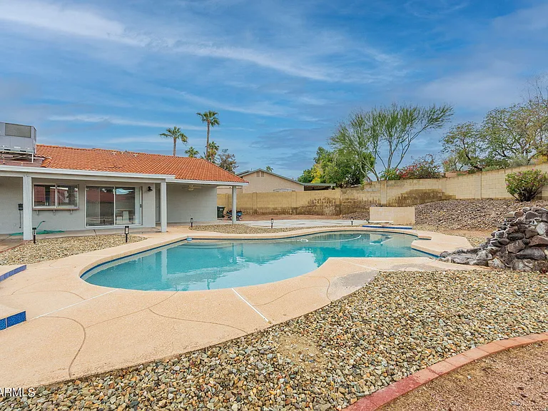 2318 E Lupine Ave — Photo 55