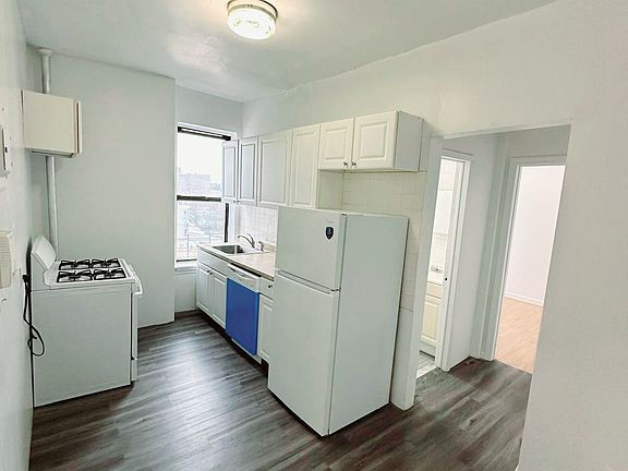 3rd image of 64 Church Ave APT 3D