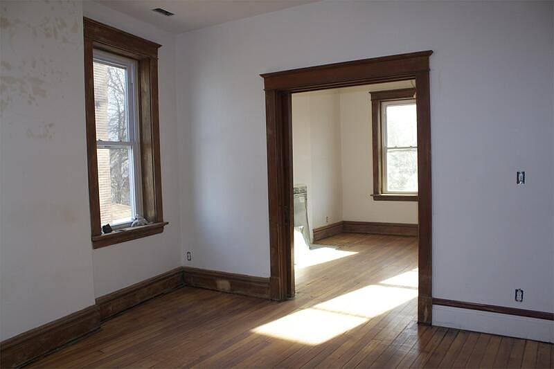 2nd image of 2717 Arsenal St #2F