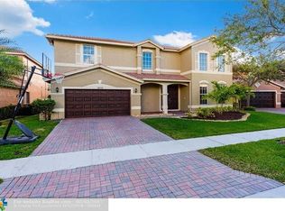 19230 S Hibiscus St, Weston, FL 33332
