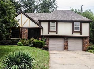 12313 Jackson Ave, Grandview, MO 64030