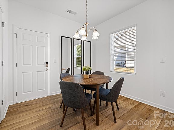 4th image of 11012 Wickenden Way