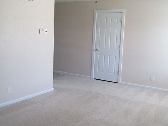 5th image of 221 E Plaza