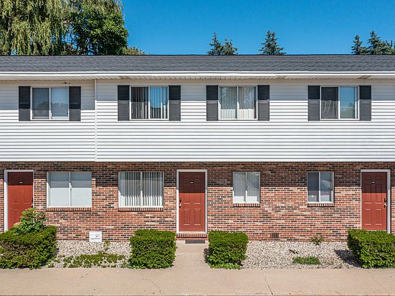 2nd image of 1815 Edgewood Dr APT 205