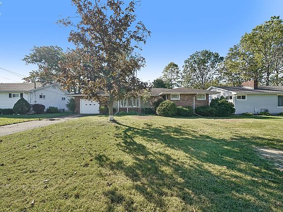 2nd image of 1409 W 40th St