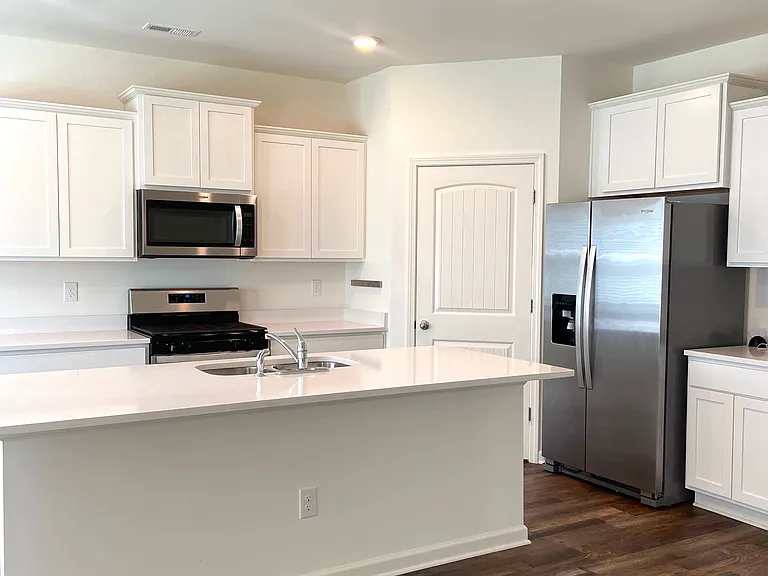 252 Chelsea Park Dr — Photo 6