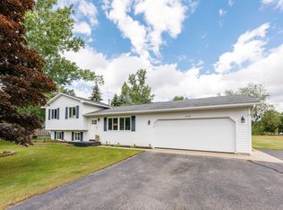 6130 Lillian Ln, Traverse City, MI 49685