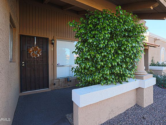 2nd image of 520 W Hononegh Dr Unit 1