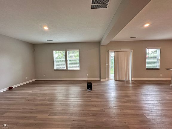 5th image of 8027 Wagman St