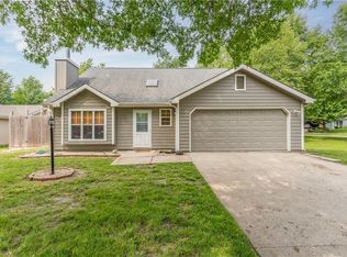 400 Crest Ct, Lawrence, KS 66049