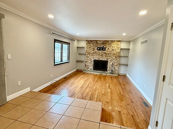3rd image of 12308 Kent Ct