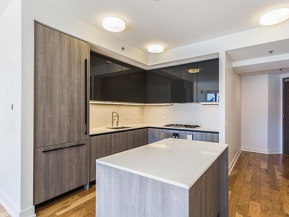 3rd image of 201 Folsom St APT 10H