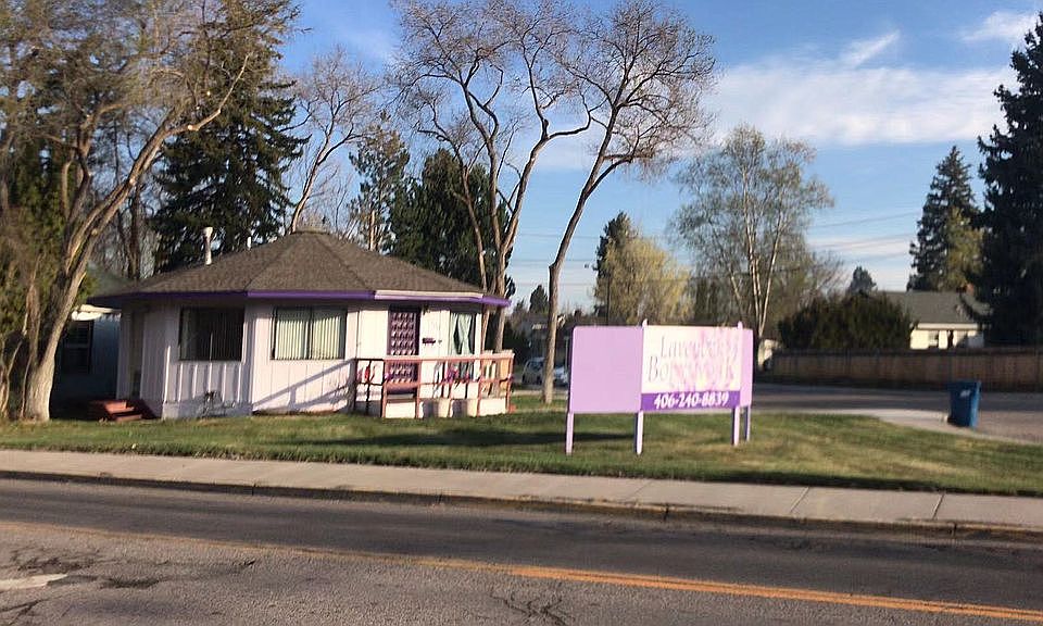 2nd image of 700 Mount Ave