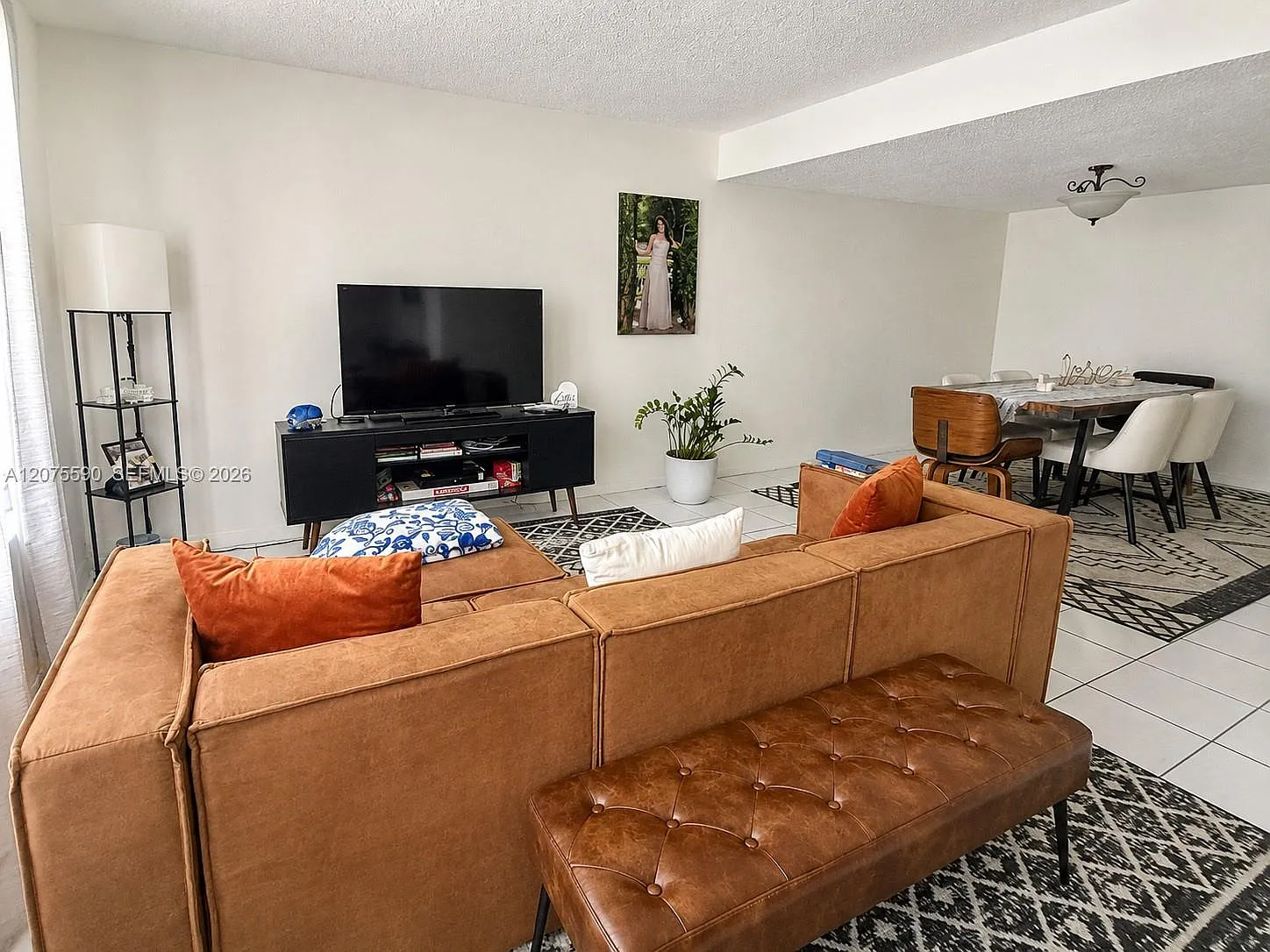 Lake Village Condo — Photo 4