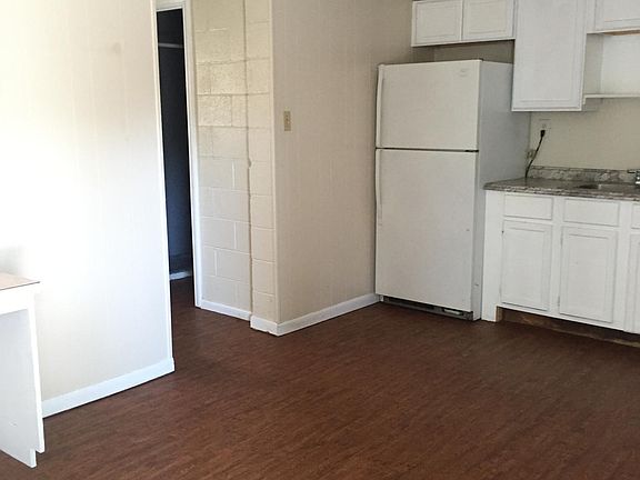 3rd image of 1413 S Broadway St APT 1