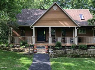 1120 N Clark Ln, Galena, IL 61036