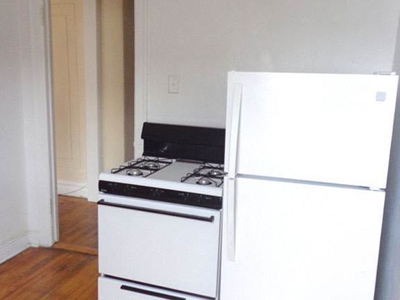 2nd image of 50 E 18th St #Fiveb