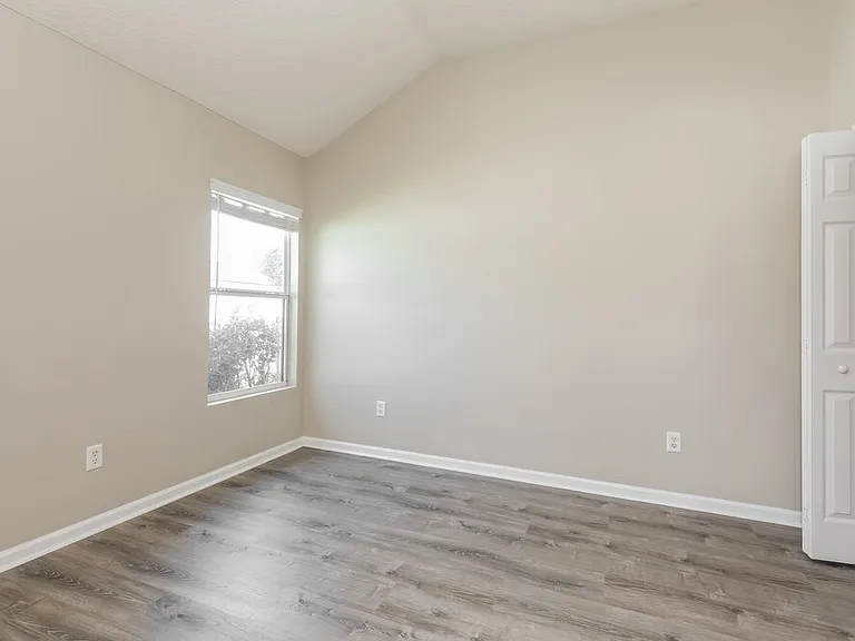 1033 Bains Lake Dr — Photo 14