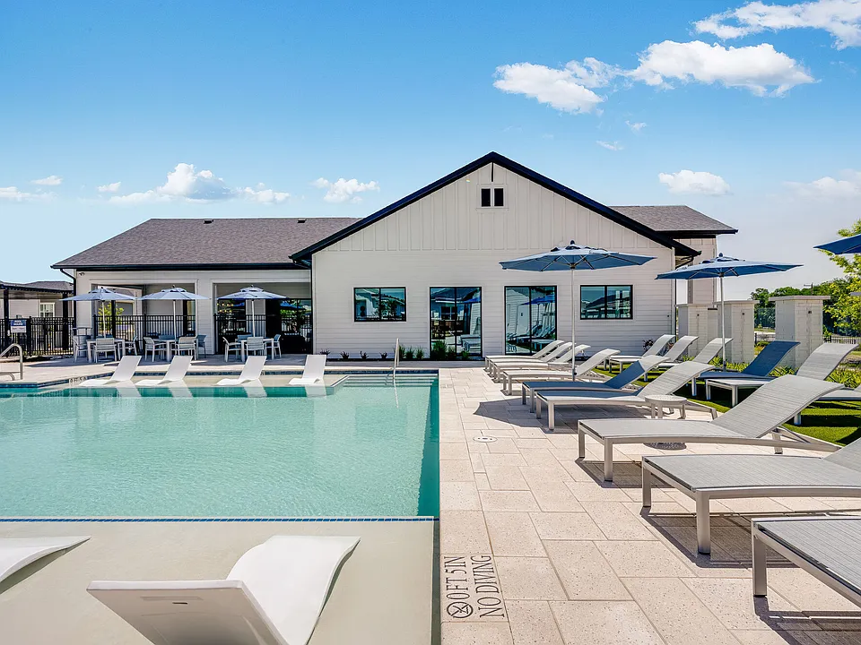 Yardly Stoneridge apartments community photo