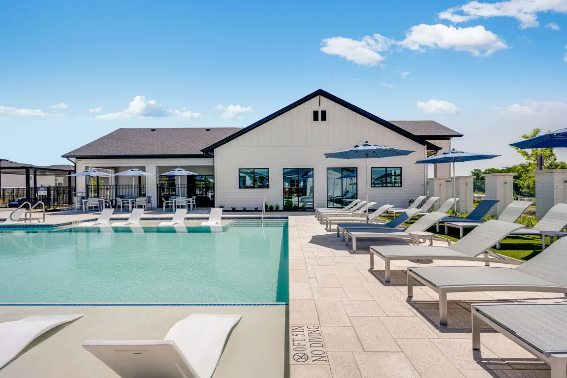 Yardly Stoneridge apartments community photo