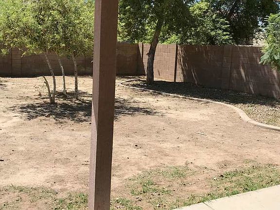 3rd image of 12935 W Voltaire Ave