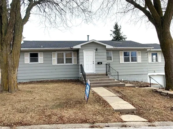 102 S 27th St, Denison, IA 51442