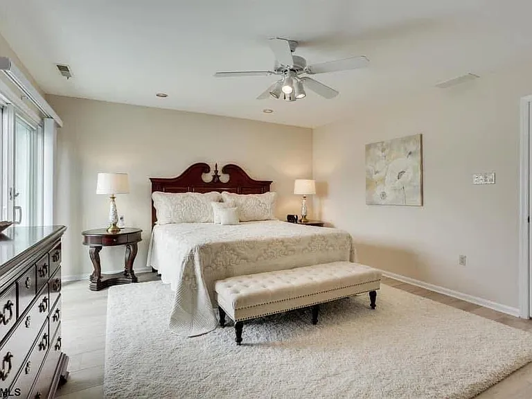 433 Albacore Ln — Photo 17