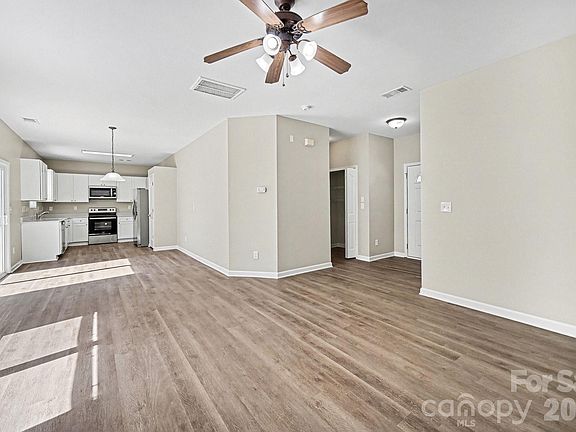 4th image of 3006 Moonstone Ln