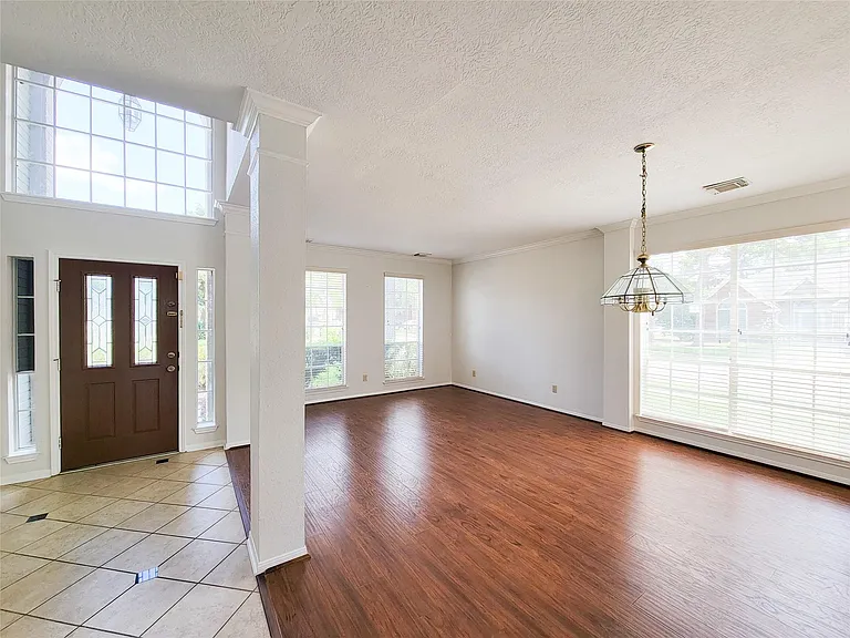 17403 Canyon Knoll Dr — Photo 6