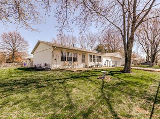 4136 N Camelot Dr, Decatur, IL 62526