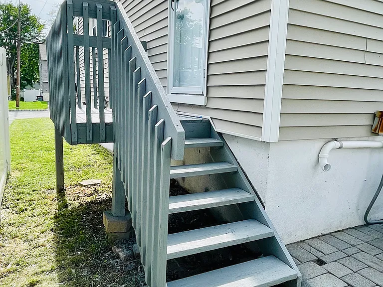 Newly refreshed stairs / patio
