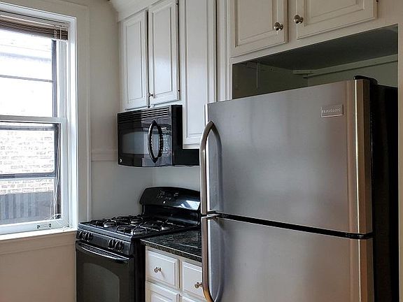 4th image of 106 Keeney St #1A