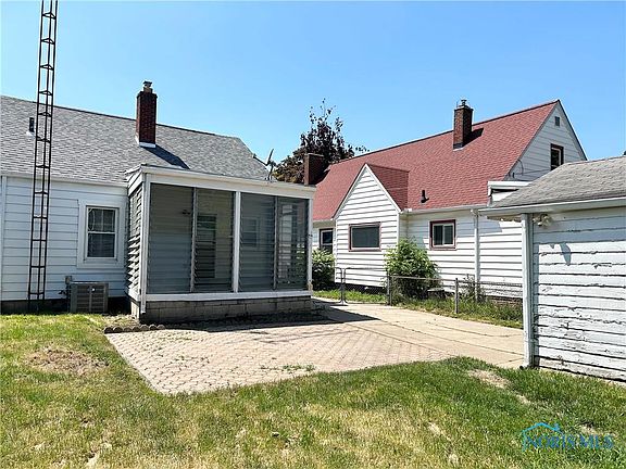 4th image of 3648 Watson Ave