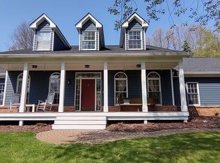 5200 Forest Valley Dr, Clarkston, MI