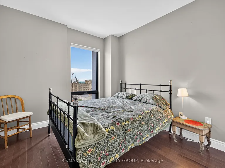 90 George St #1301 — Photo 19