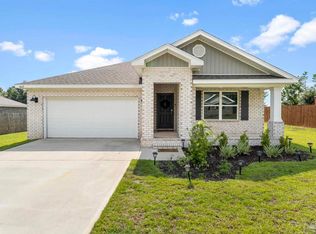 4665 Red Oak Dr, Milton, FL 32583