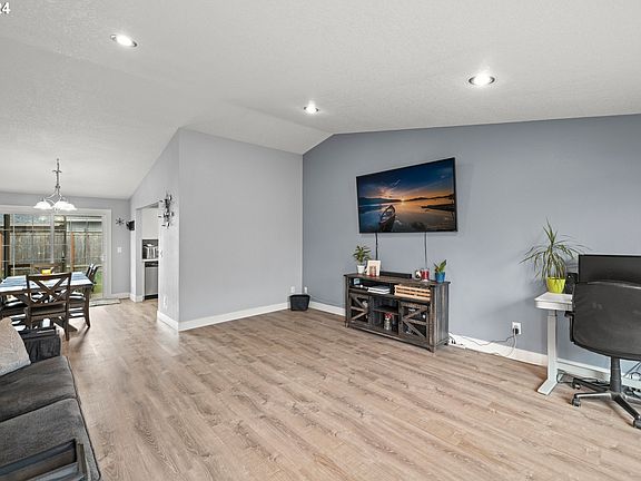 4th image of 4198 SE Wynnwood Dr