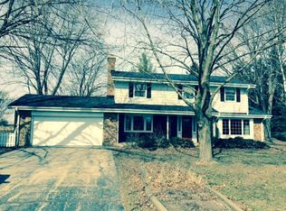 17120 W Mary Ross Dr, New Berlin, WI 53151