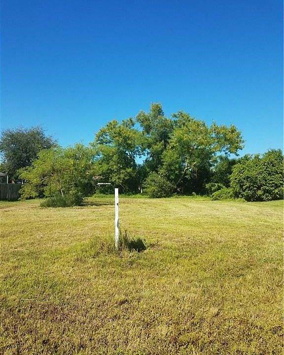 1st image of 2520 SW 22nd Pl