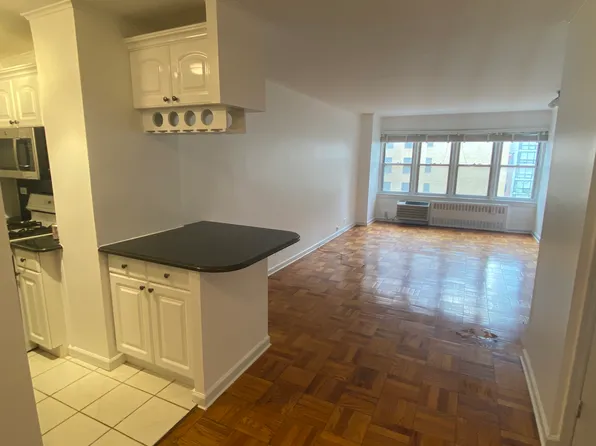 155 East 38th Street image 1 of 8