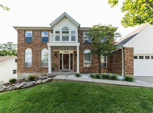 984 San Sebastian Dr, Fenton, MO 63026