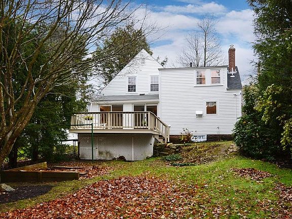 2nd image of 34 Grove St
