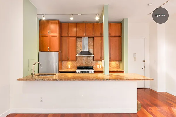 Rented by Triplemint | media 17