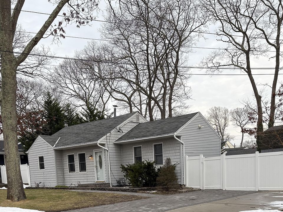 front of house with 2 car driveway