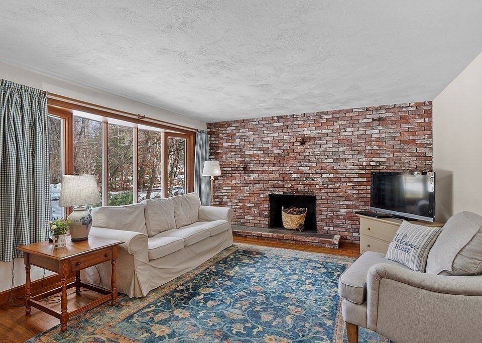 84 Stony Brook Rd, Westford, MA 01886 Zillow