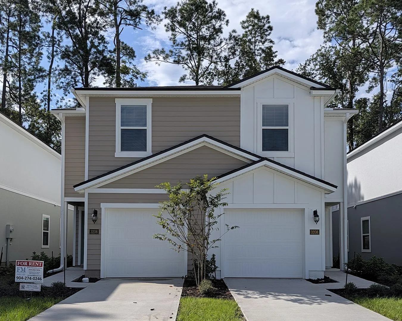New, Large Villa Construction!! Advertised Rent Reflects 18-Month Lease On This 3/2.5/1. 12-Month... — Photo 2
