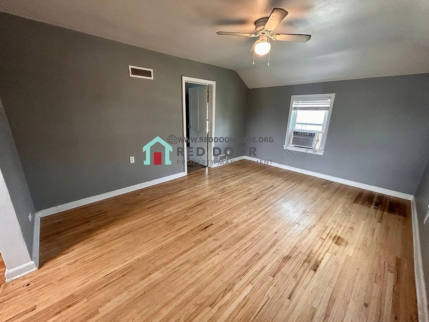 604 3rd Ave SW - E — Photo 3