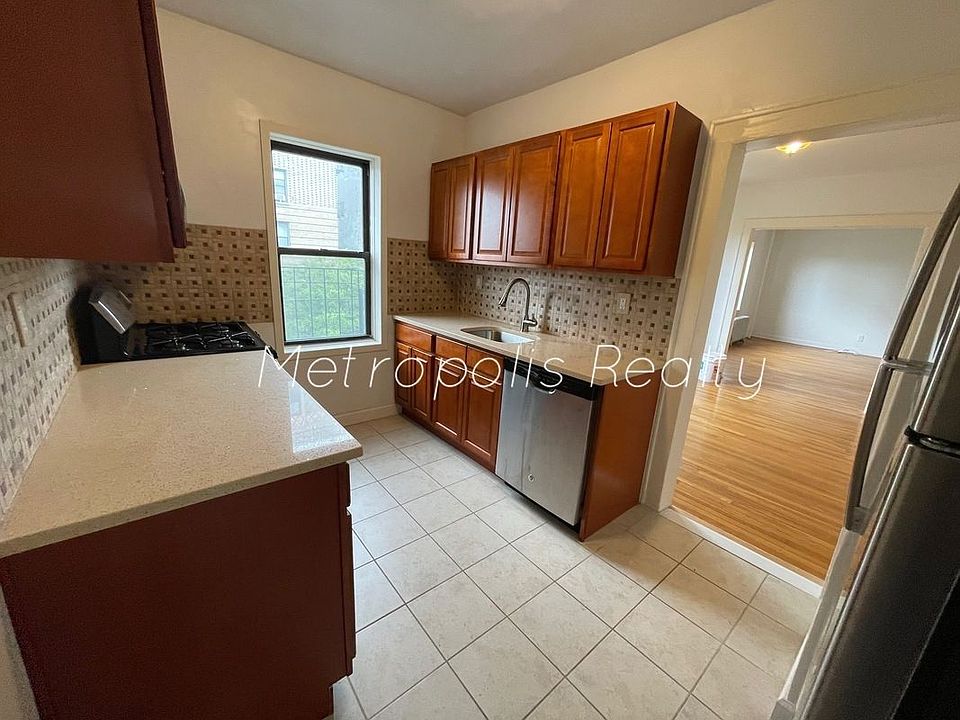 1st image of 29-21 21st Ave #C10